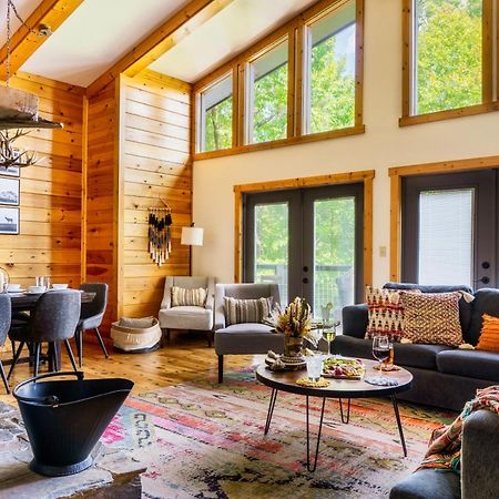 Woodhaven - Private - 3 Suites - Gorgeous Views - 3 Pools - Gamerm - Hottub - Lots Of Bears 蓋特林堡 外观 照片