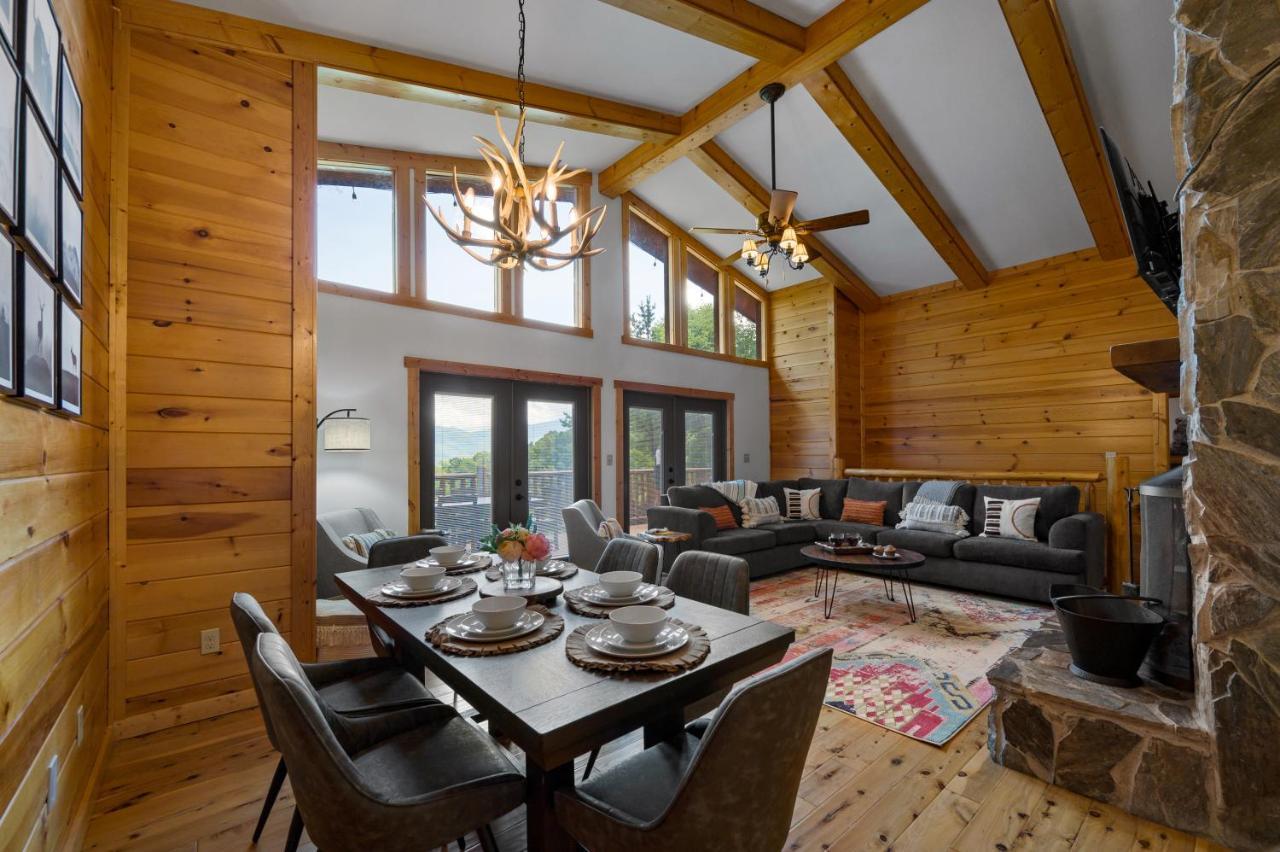 Woodhaven - Private - 3 Suites - Gorgeous Views - 3 Pools - Gamerm - Hottub - Lots Of Bears 蓋特林堡 外观 照片