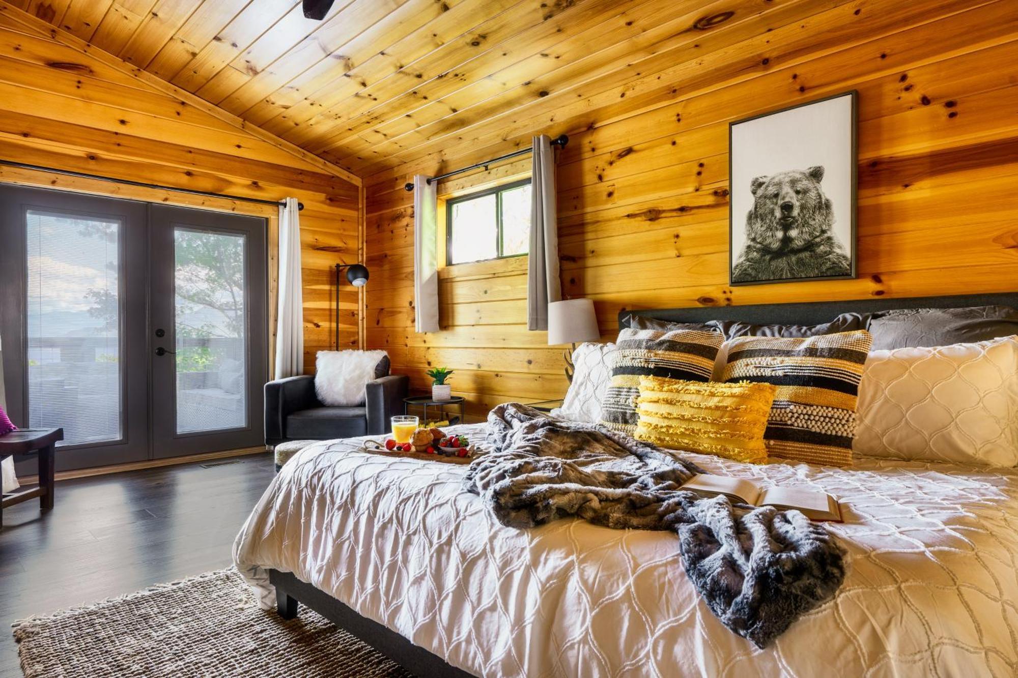 Woodhaven - Private - 3 Suites - Gorgeous Views - 3 Pools - Gamerm - Hottub - Lots Of Bears 蓋特林堡 外观 照片