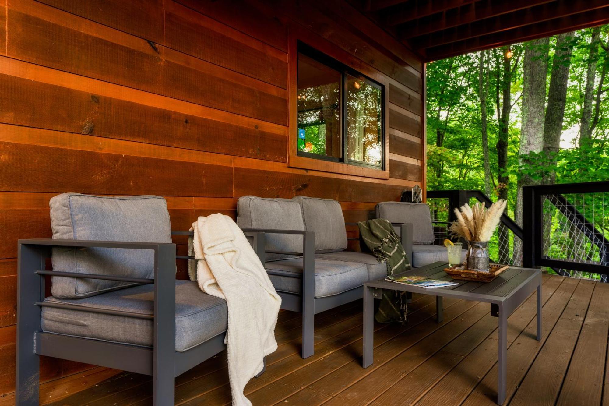 Woodhaven - Private - 3 Suites - Gorgeous Views - 3 Pools - Gamerm - Hottub - Lots Of Bears 蓋特林堡 外观 照片