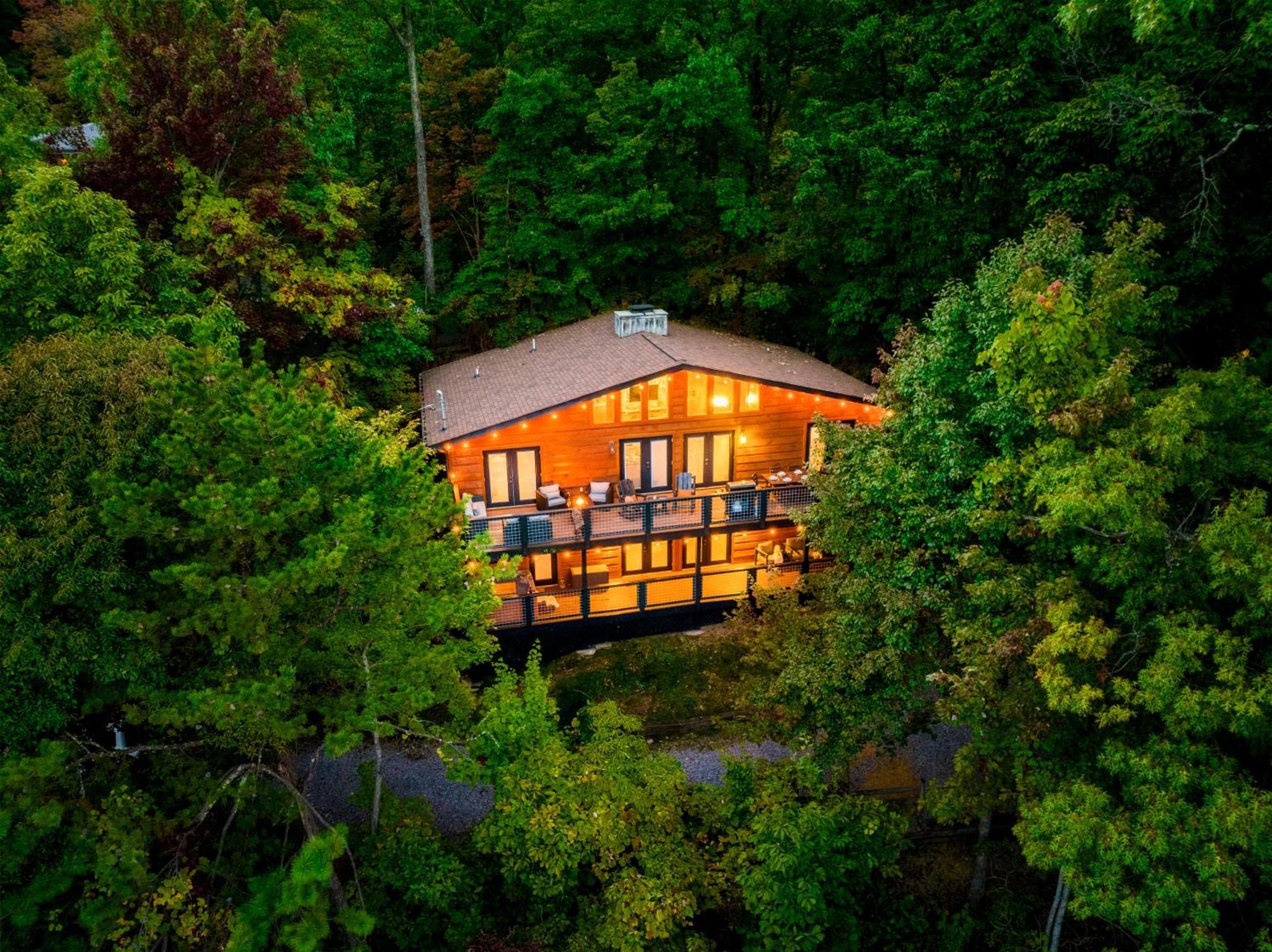 Woodhaven - Private - 3 Suites - Gorgeous Views - 3 Pools - Gamerm - Hottub - Lots Of Bears 蓋特林堡 外观 照片