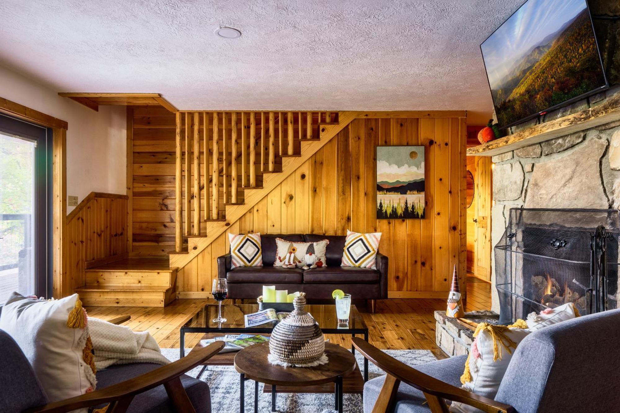 Woodhaven - Private - 3 Suites - Gorgeous Views - 3 Pools - Gamerm - Hottub - Lots Of Bears 蓋特林堡 外观 照片