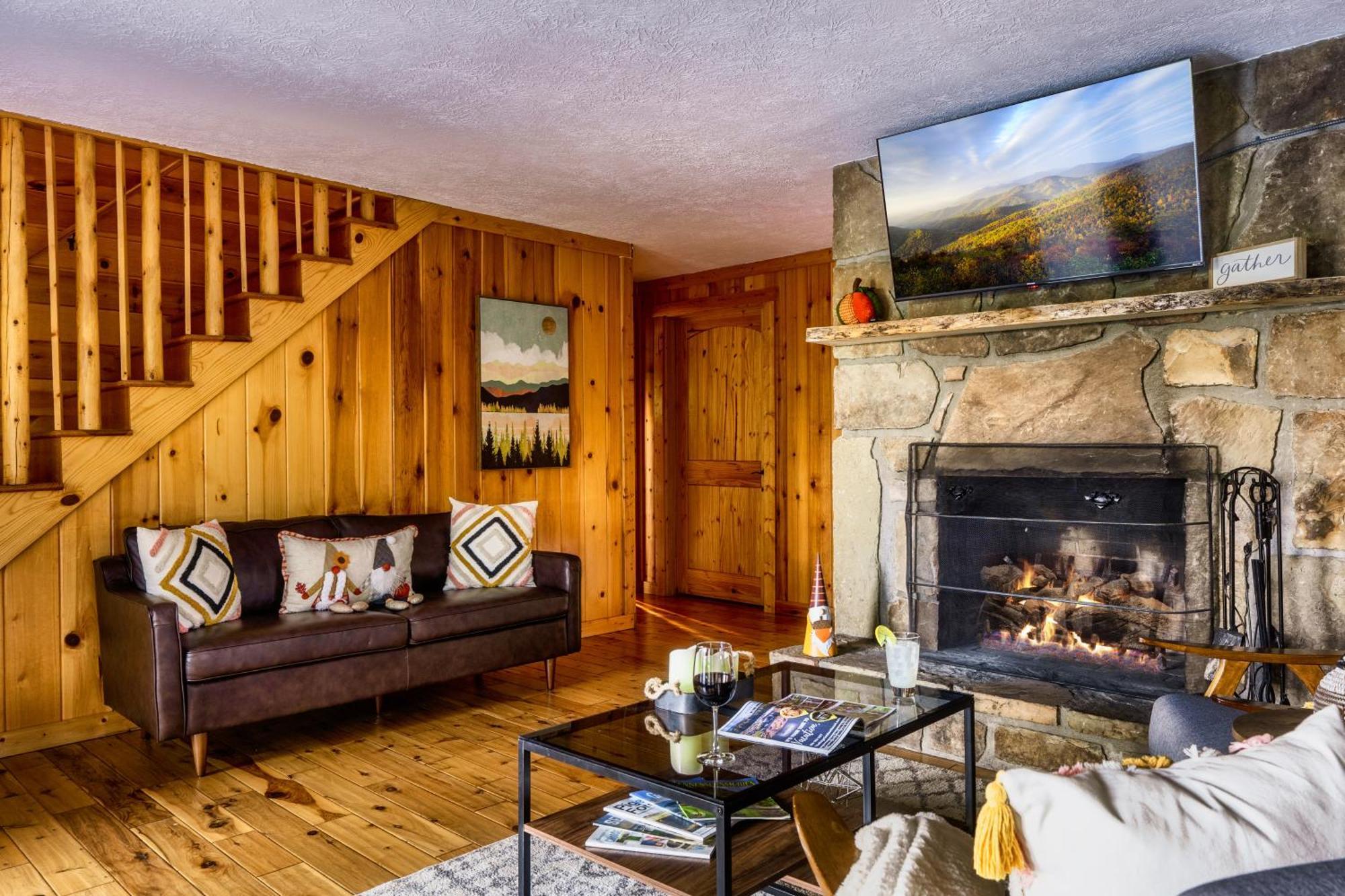 Woodhaven - Private - 3 Suites - Gorgeous Views - 3 Pools - Gamerm - Hottub - Lots Of Bears 蓋特林堡 外观 照片