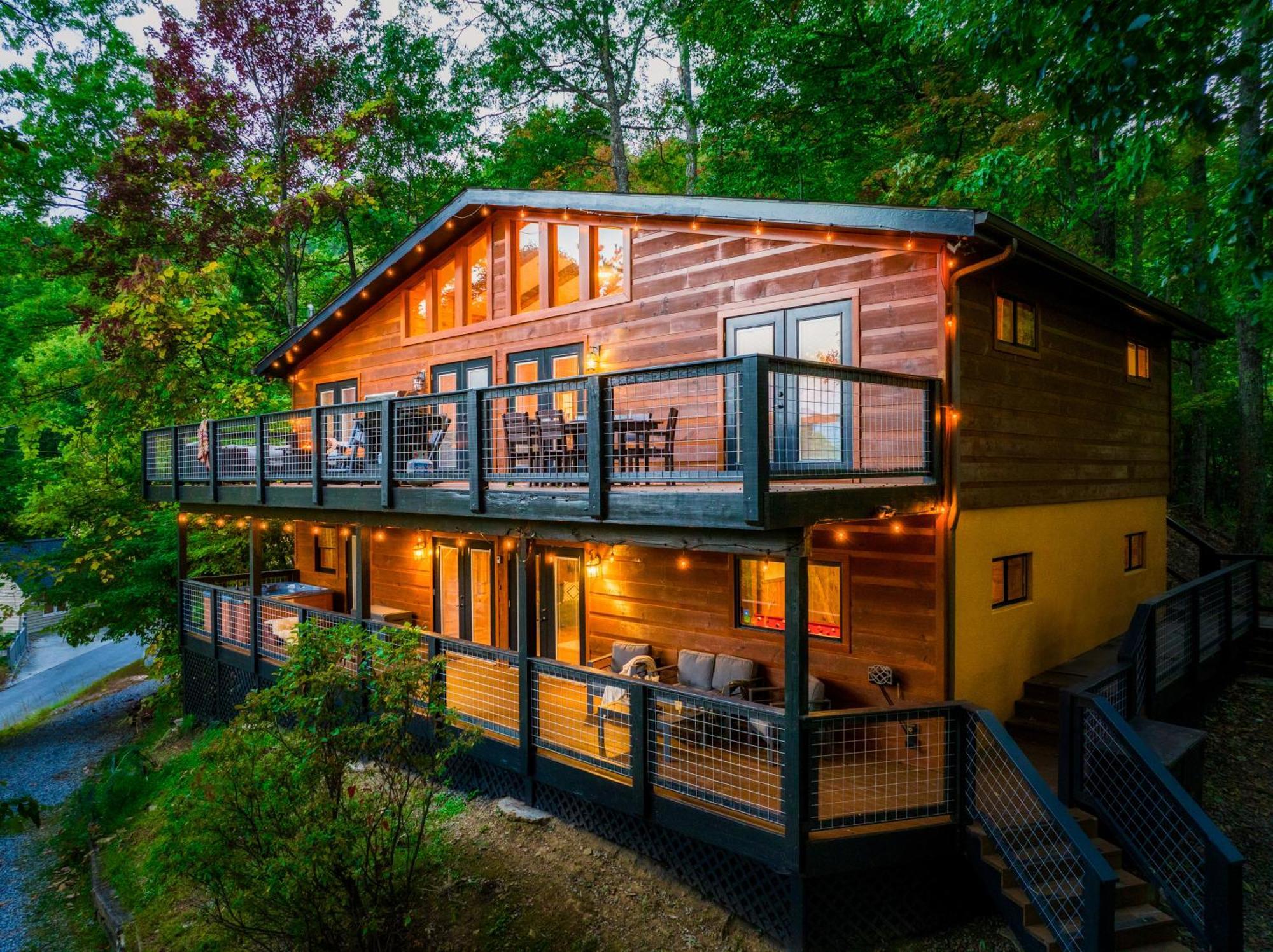 Woodhaven - Private - 3 Suites - Gorgeous Views - 3 Pools - Gamerm - Hottub - Lots Of Bears 蓋特林堡 外观 照片