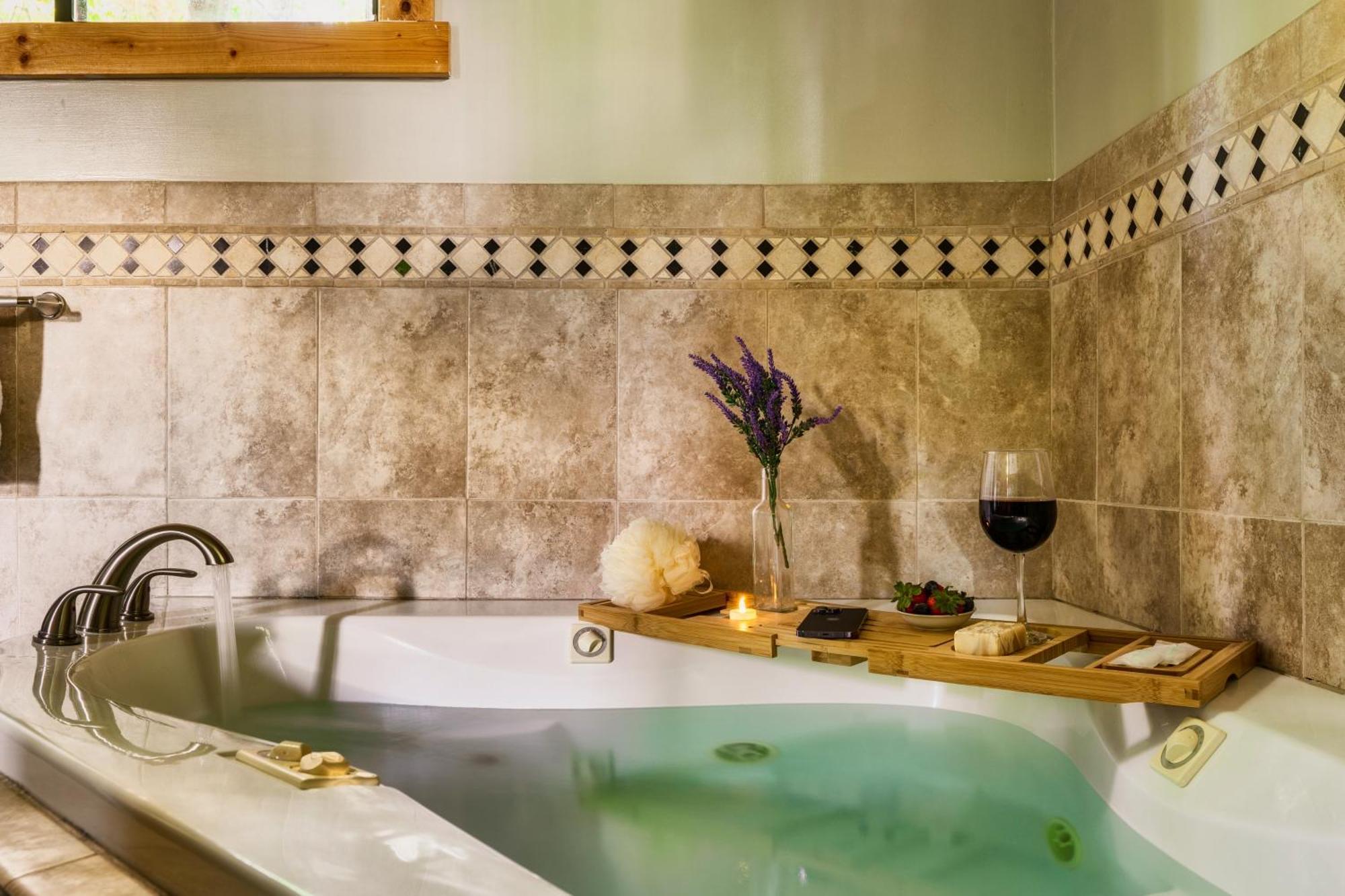 Woodhaven - Private - 3 Suites - Gorgeous Views - 3 Pools - Gamerm - Hottub - Lots Of Bears 蓋特林堡 外观 照片