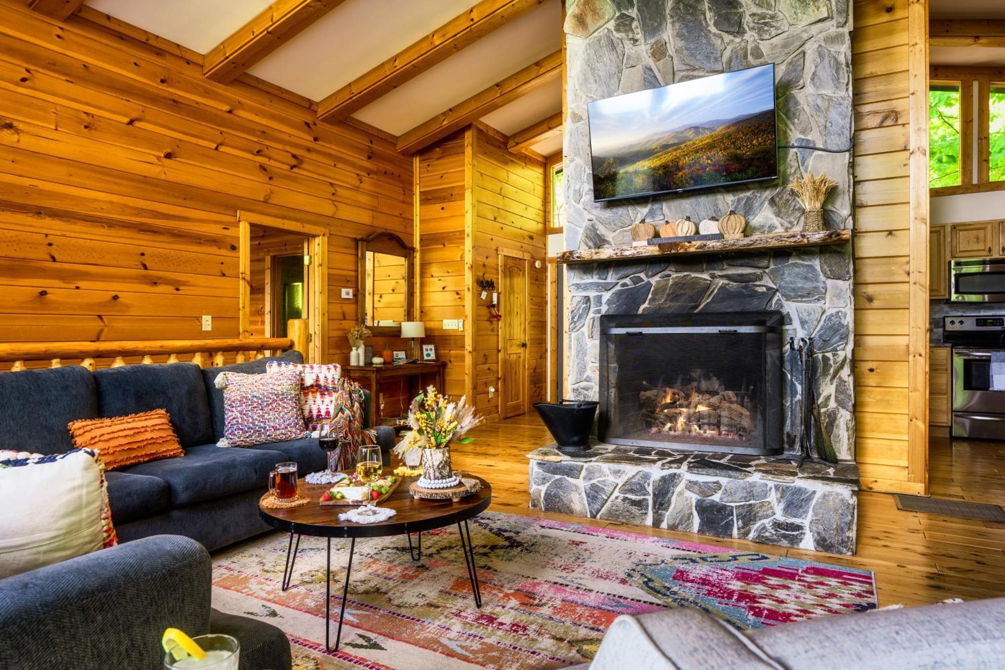 Woodhaven - Private - 3 Suites - Gorgeous Views - 3 Pools - Gamerm - Hottub - Lots Of Bears 蓋特林堡 外观 照片