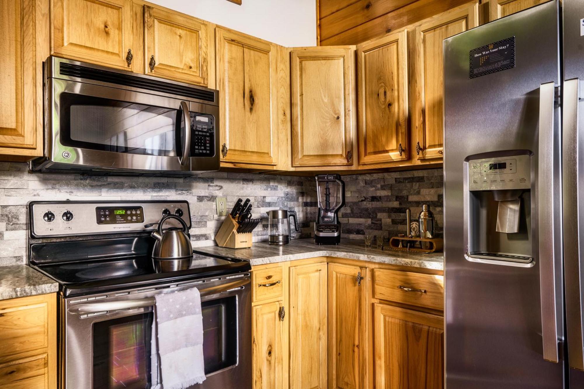 Woodhaven - Private - 3 Suites - Gorgeous Views - 3 Pools - Gamerm - Hottub - Lots Of Bears 蓋特林堡 外观 照片
