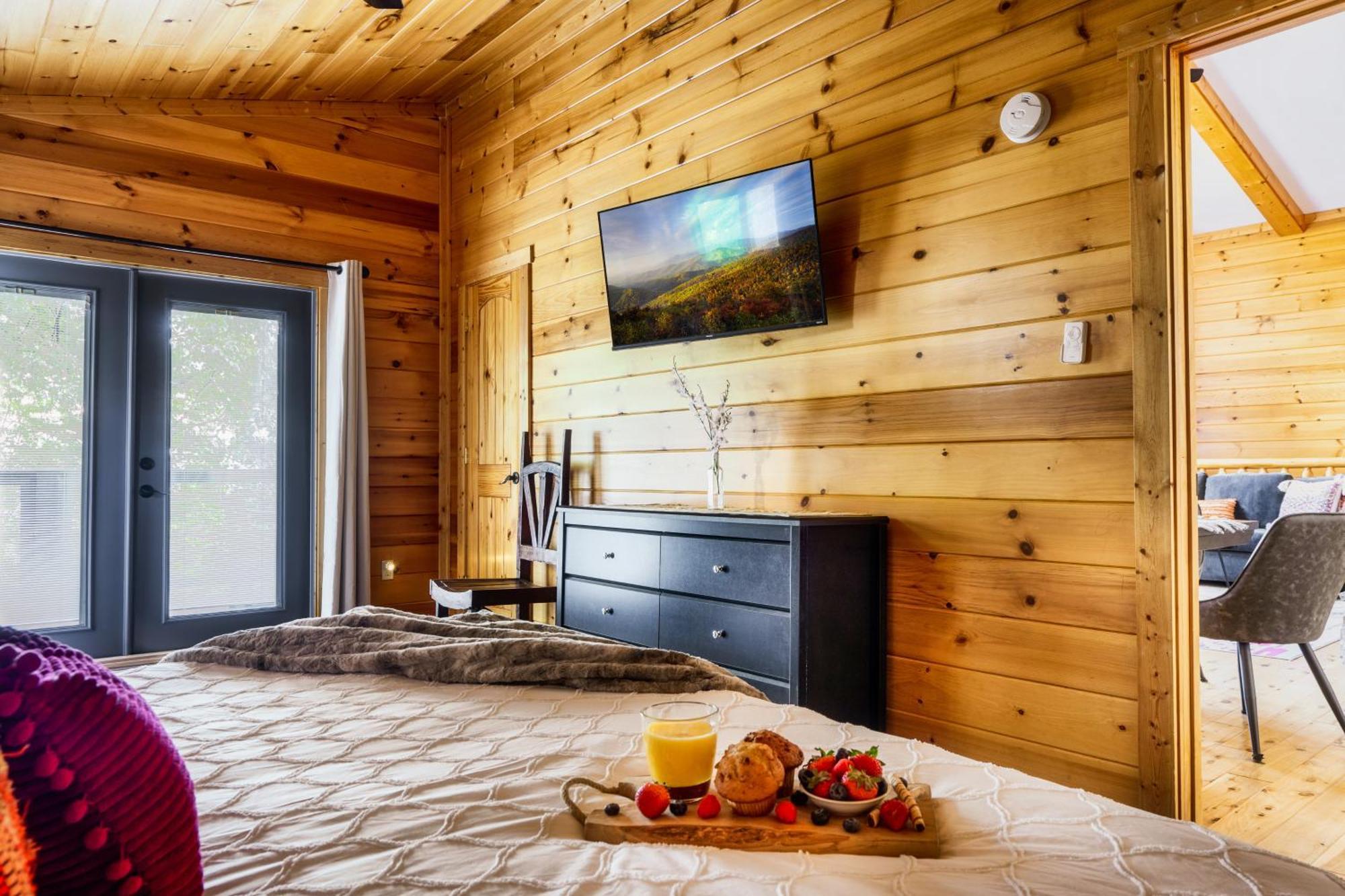 Woodhaven - Private - 3 Suites - Gorgeous Views - 3 Pools - Gamerm - Hottub - Lots Of Bears 蓋特林堡 外观 照片