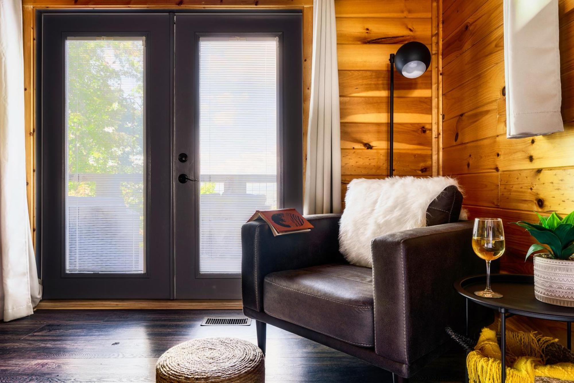 Woodhaven - Private - 3 Suites - Gorgeous Views - 3 Pools - Gamerm - Hottub - Lots Of Bears 蓋特林堡 外观 照片