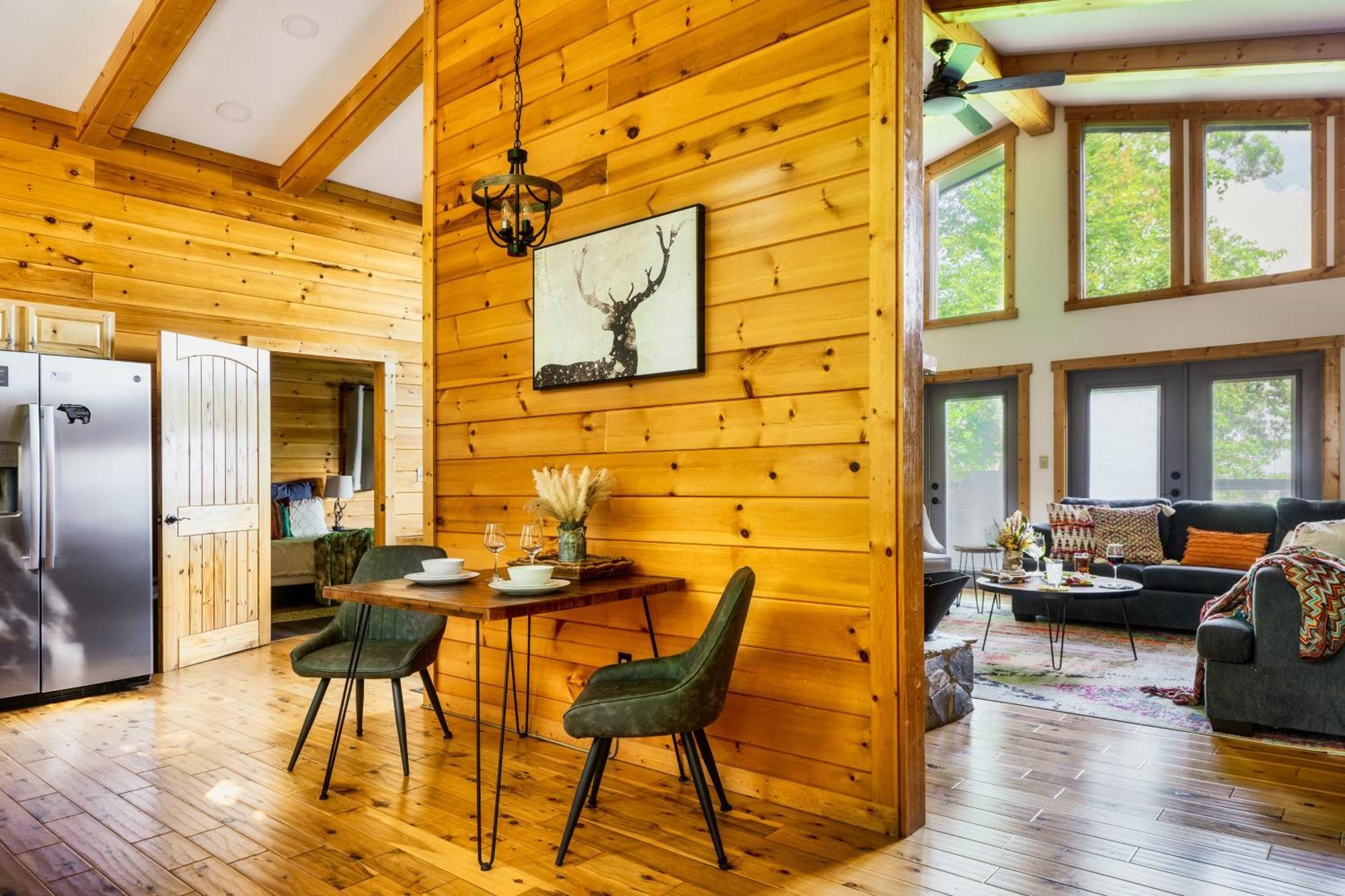 Woodhaven - Private - 3 Suites - Gorgeous Views - 3 Pools - Gamerm - Hottub - Lots Of Bears 蓋特林堡 外观 照片